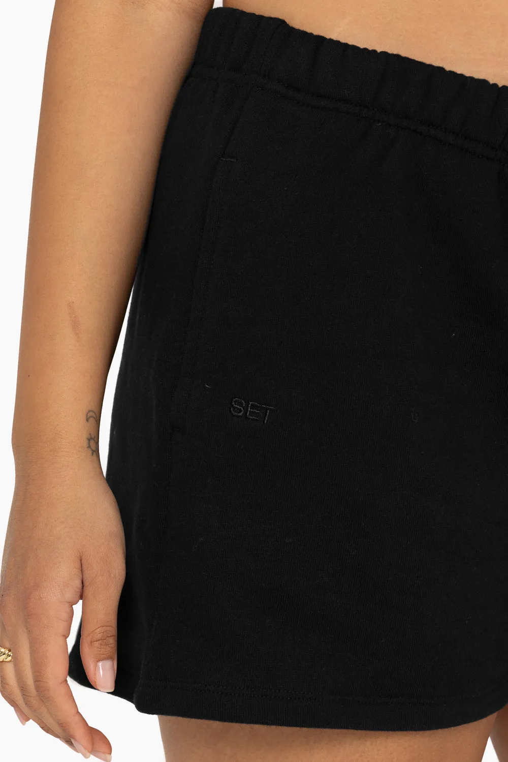 HEAVYWEIGHT SWEATS SWEAT SHORTS - ONYX