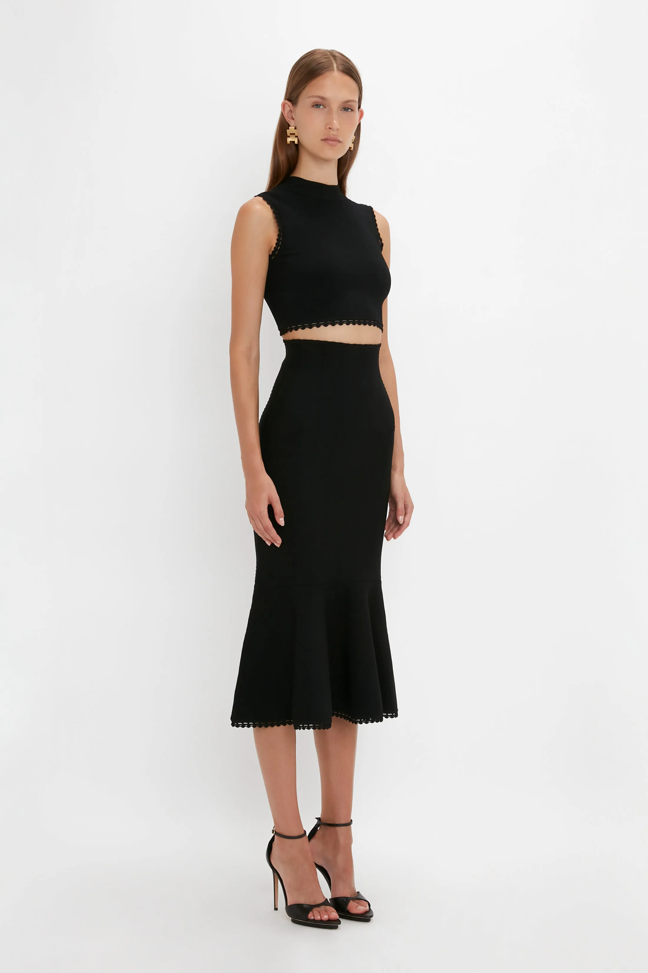 Scallop Trim Tank Top In Black