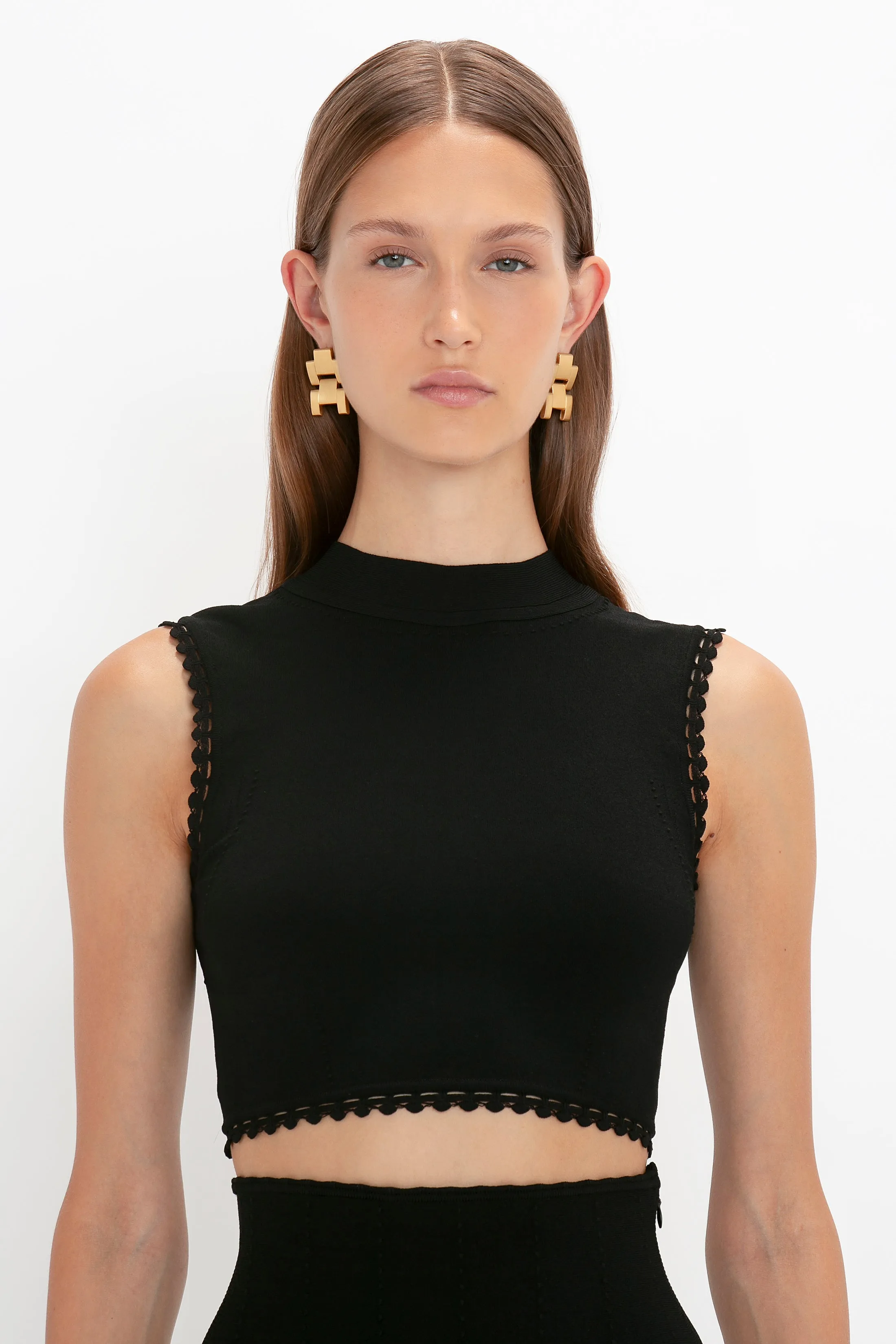 Scallop Trim Tank Top In Black