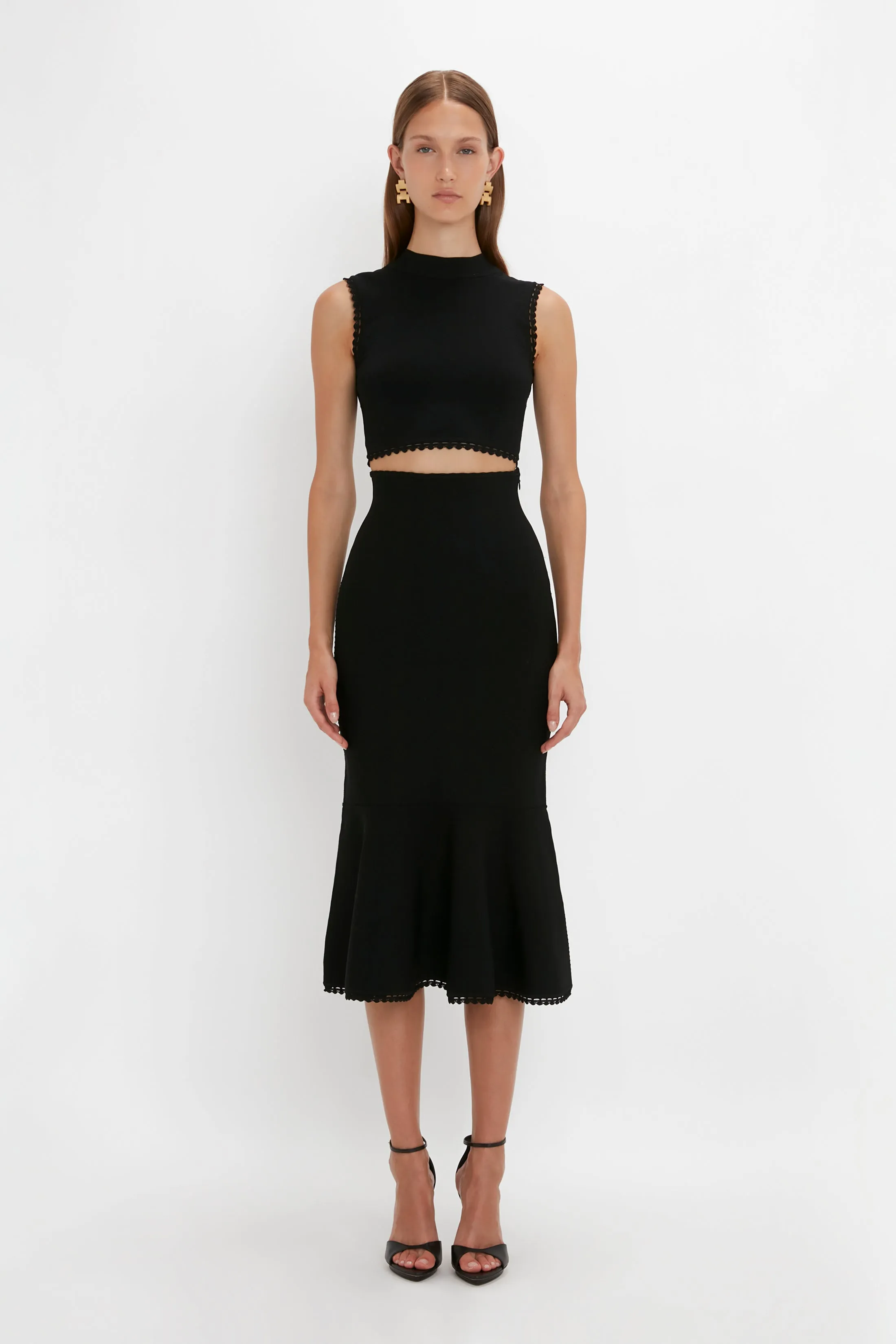 Scallop Trim Tank Top In Black