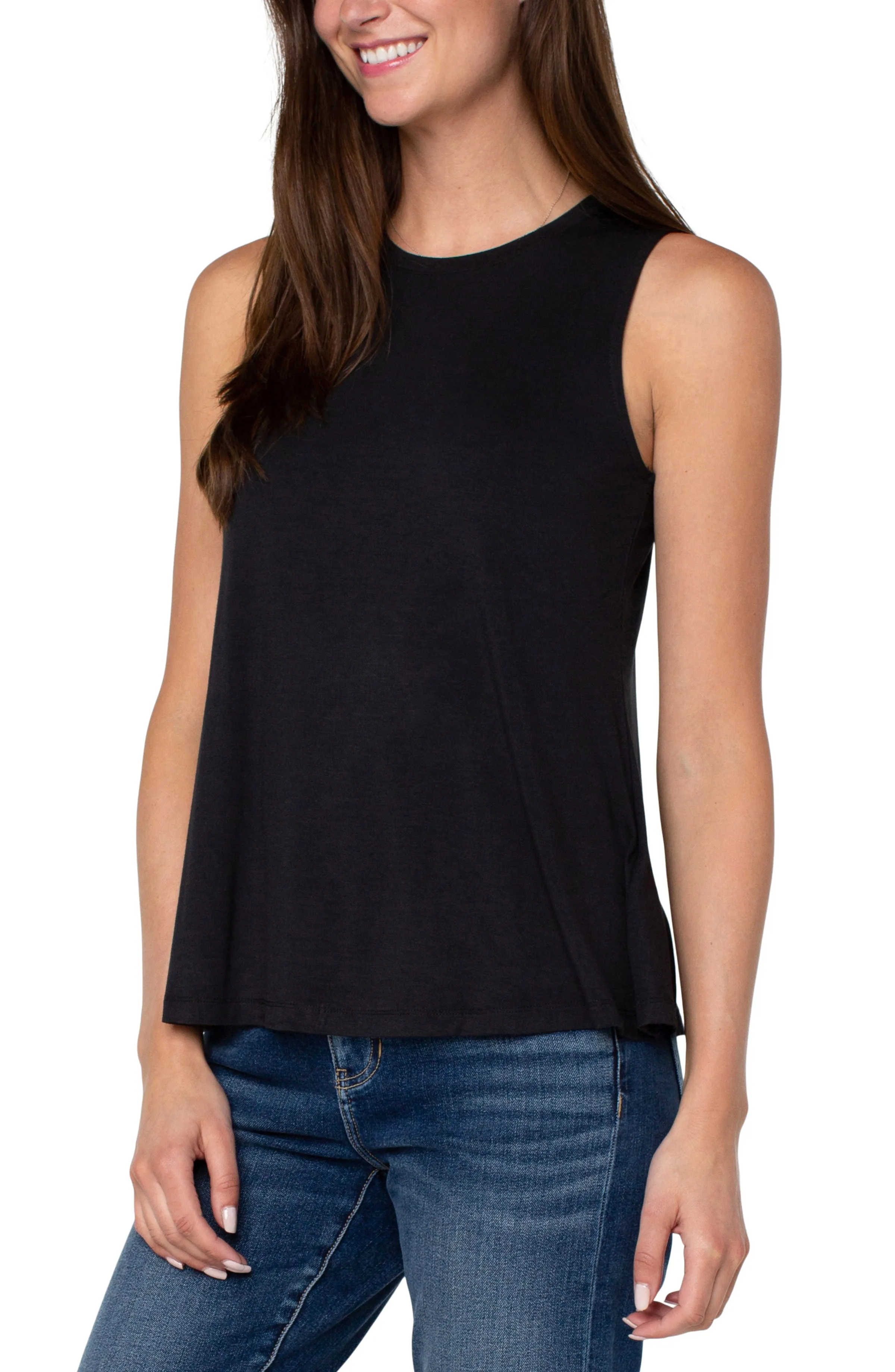SLEEVELESS SCOOP NECK TANK